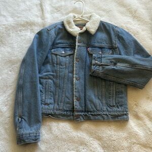 Like new Levi Sherpa denim jacket